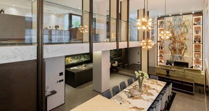 Captivating 6-bed House in Mayfair