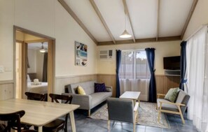 Cabane Supérieure, 2 chambres (Sleeps 4) | Coin séjour