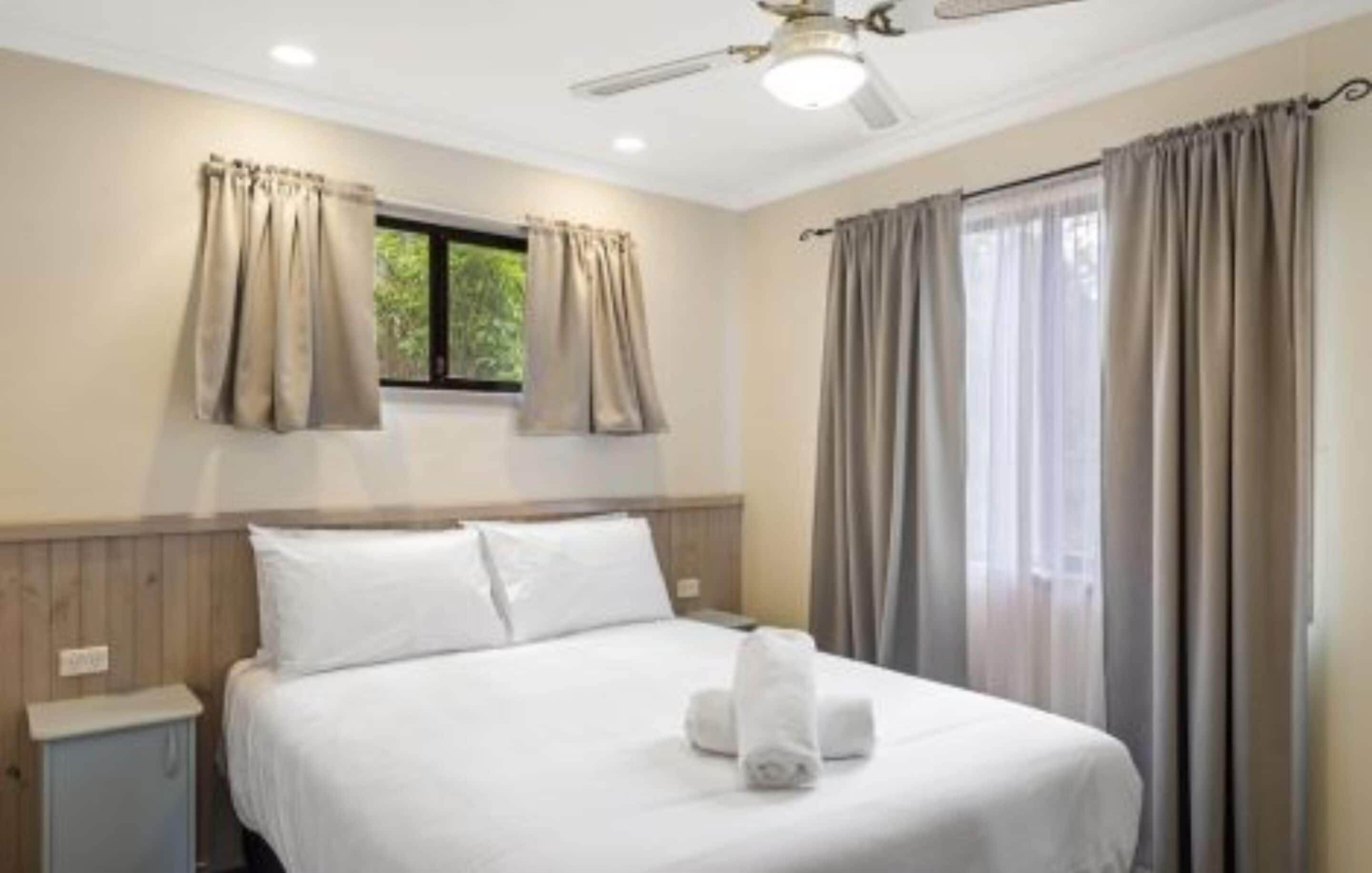 Superior 2 Bedroom Cabin - Sleeps 4 | Bed sheets