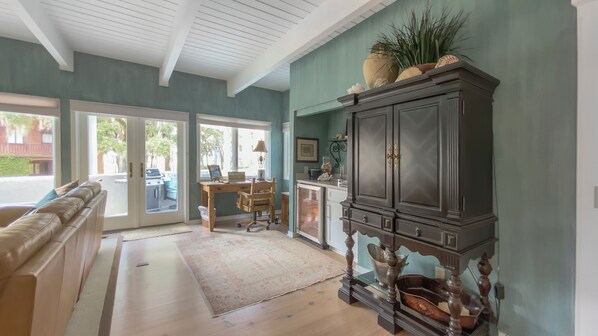 Maison, Plusieurs lits, accès à la piscine, vue sur la piscine (14 Genoa Court) | Intérieur