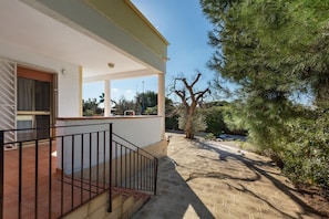 Villa | Exterior