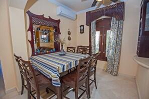 Villa, 4 Bedrooms, Smoking, Private Pool | Dining room