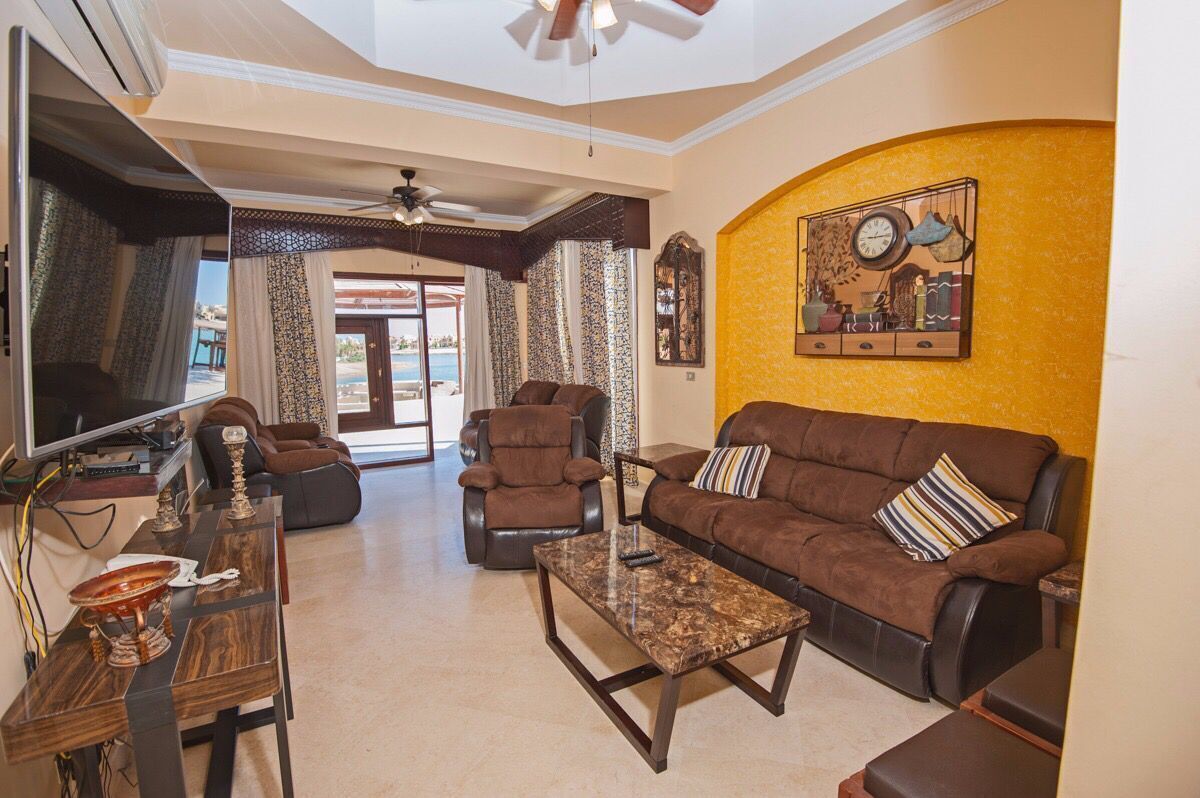 Villa, 4 Bedrooms, Smoking, Private Pool | Living room