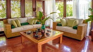 Villa, 3 Schlafzimmer, Terrasse, Gartenblick | Innenbereich