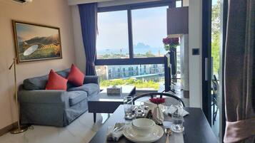 Apartment, 1 Bedroom, Accessible, Balcony | Interior