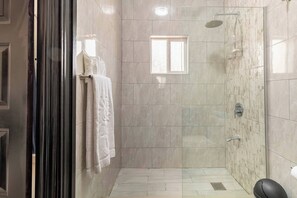 Apartment, 2 Bedrooms, Terrace, City View | Bathroom