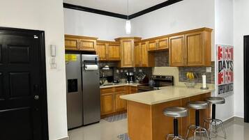 Apartment, 2 Bedrooms, Terrace, City View | Interior