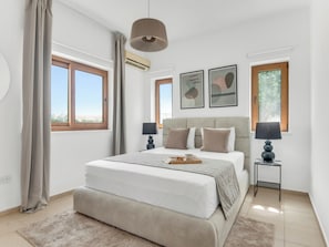 Vila, 3 quartos, piscina particular, vista para a piscina | 4 quartos