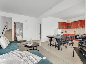 Vila, 3 quartos, piscina particular, vista para a piscina | Comodidades do quarto