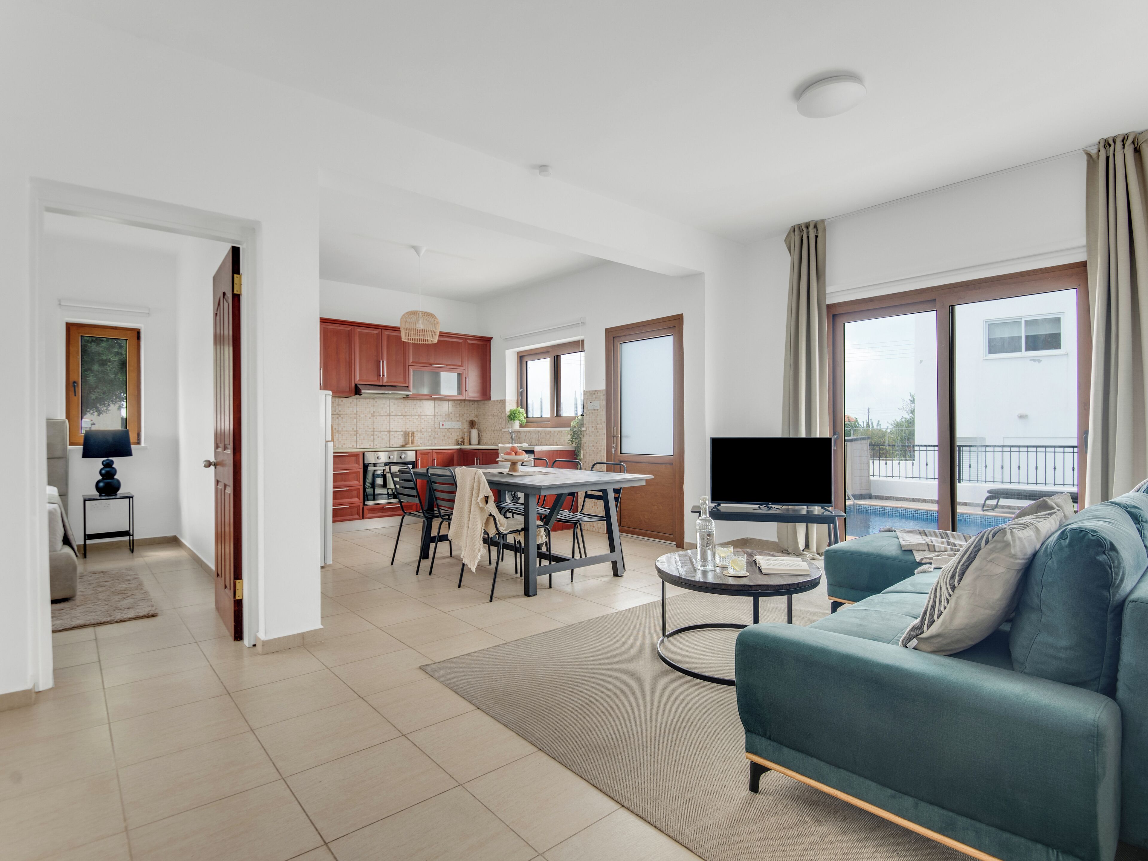 Sanders White Mountains - Adorable Villa With Pool