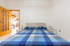 2 bedrooms, bed sheets