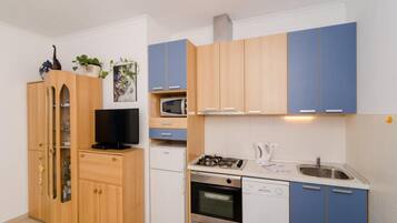 Apartamento (One Bedroom Apartment with Terrace) | Cocina privada | Frigorífico