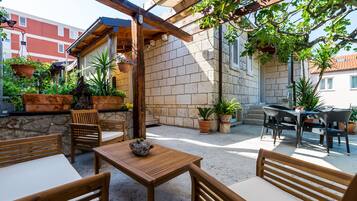 Apartamento (Standard One Bedroom Apartment with T) | Terraza o patio