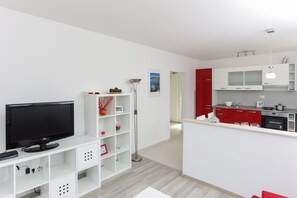 아파트 (Deluxe One-Bedroom Apartment with Bal) | 전용 주방 | 냉장고