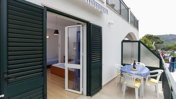 Studio (Studio with Balcony and Sea View) | Ban công