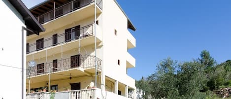 Studio (Studio Apartment) | Exterior