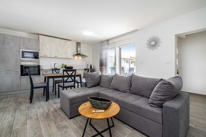 Villa (Three Bedroom Villa with Swimming Poo) | Living room | TV - Villa Casa Calido (Obrovac)