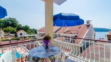 Studio (Studio Apartment with Terrace and Sea) | Balcony