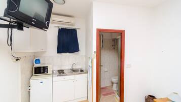 Studio (Studio Apartment with Terrace and Sea) | Living room