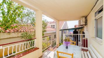 Apartment (Two Bedroom Suite with Patio and Sea ) | Balcony