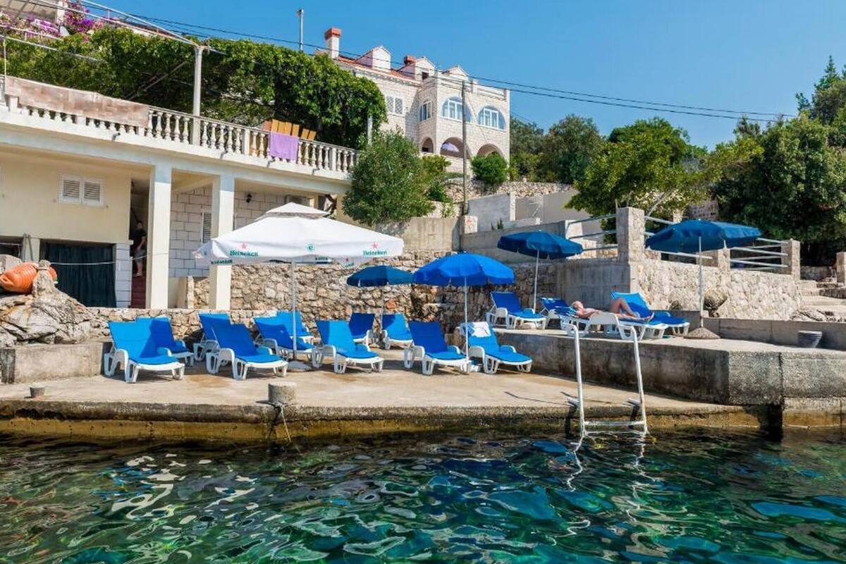 Studio (Studio Apartment with Terrace and Sea) | Beach