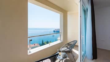 Apartment (One-Bedroom Apartment with Balcony an) | Balcony