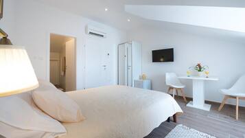 Habitación doble (Double Room with Balcony and Sea View) | 2 habitaciones