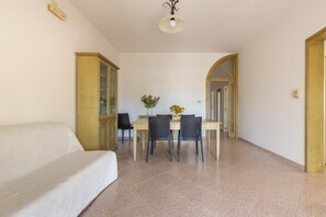Dining - 2401 Villetta Rosa by Barbarhouse (Maruggio)