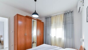 Nhà (Four Bedroom Holiday Home with Swimmi) | 4 phòng ngủ 