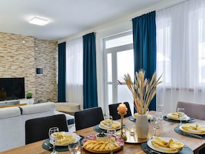 Casa (Four Bedroom Holiday Home with Swimmi) | Sala de jantar