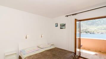 Estudio (Studio Apartment with Sea View) | 4 habitaciones