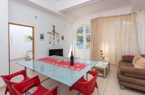 公寓 (Two bedroom Apartment with Sea View) | 餐廳