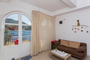 Appartement (Two bedroom Apartment with Sea View) | Salle de séjour
