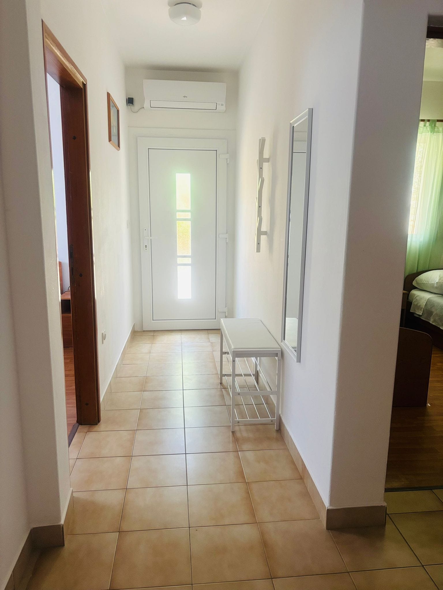 Departamento (Two Bedroom Apartment with Sea View) | Sala de estar | Televisión 
