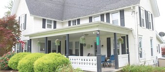 5449 Emerald 5 Bedroom Home by RedAwning