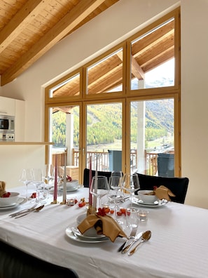 Apartment, Multiple Beds | 3 bedrooms, iron/ironing board, free WiFi, bed sheets