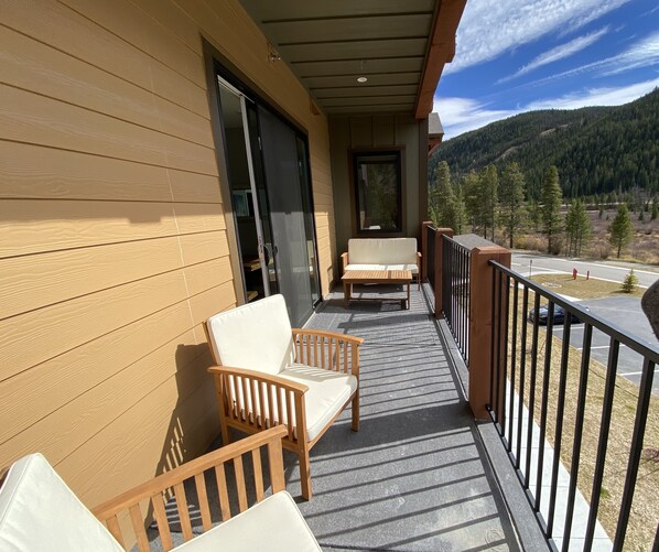 Lägenhet Premier - 3 sovrum - eldstad - utsikt mot bergen (Clearwater Lofts Bldg 2 205) | Balkong