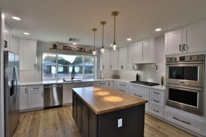 Private kitchen - Biltmore Modern & Central - Relaxing pool and spa (Phoenix)