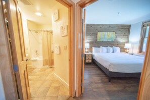 Design Condo, 1 Bedroom, Balcony, Mountain View (Silver Mill 8284) | Exterior