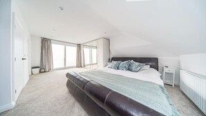 House, Multiple Beds | 6 bedrooms, free WiFi, bed sheets - Beautiful 6-bed House in Liverpool (Liverpool)