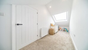 Maison, plusieurs lits | Intérieur