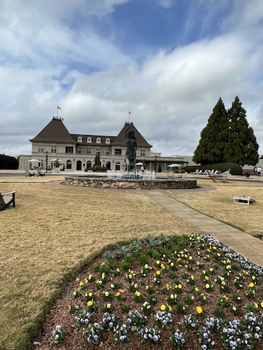 Lovely and Comfy 3 bedrooms townhouse/chateau elan area