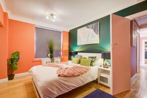 Apartamento, várias camas | 2 quartos, Wi-Fi de cortesia, roupa de cama