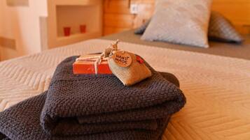 Maison (Three Bedroom Holiday Home with Hot T) | 3 chambres, lits bébé (en supplément)