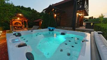 House (Three Bedroom Holiday Home with Hot T) | Private spa tub