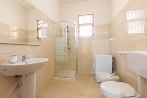 Villa | Bathroom
