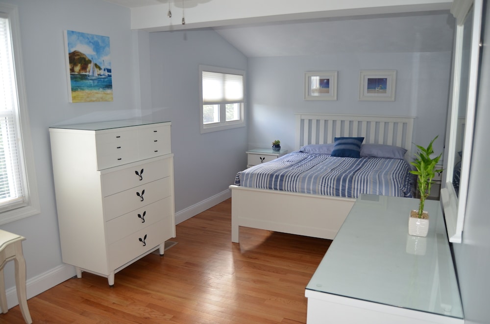 Spacious AmenityFilled Central AC 5 Bed Beach House in Scarborough Narragansett Vrbo