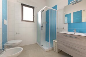 Apartment | Badezimmer | Dusche, Haartrockner, Bidet
