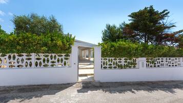 Fachada de la propiedad