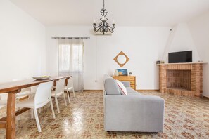 1-Zoll-LED-Fernseher mit Digitalempfang, Fernseher, Kamin